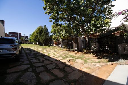 Casa para alugar com 1200m², 6 quartos e 10 vagas Casa para alugar com 1200m², 6 quartos e 10 vagasGaragem