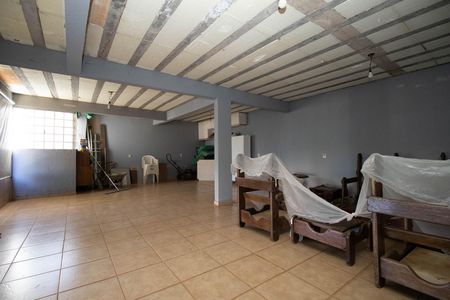 Casa para alugar com 1200m², 6 quartos e 10 vagas Casa para alugar com 1200m², 6 quartos e 10 vagasDepósito