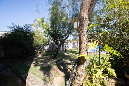 Casa para alugar com 1200m², 6 quartos e 10 vagas Casa para alugar com 1200m², 6 quartos e 10 vagasQuintal