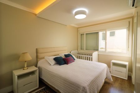 Suíte 2 de casa à venda com 4 quartos, 333m² em Cristal, Porto Alegre