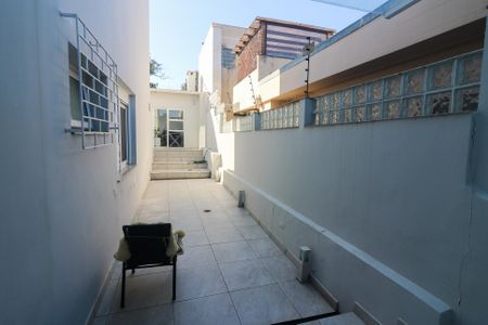 Quintal de casa à venda com 4 quartos, 333m² em Cristal, Porto Alegre