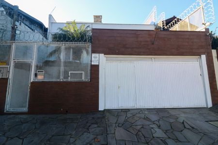 Fachada de casa à venda com 4 quartos, 333m² em Cristal, Porto Alegre
