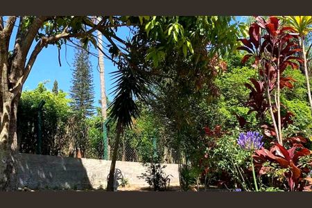 Quintal de casa à venda com 4 quartos, 315m² em Chácaras Alpina, Valinhos