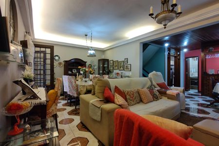 Casa à venda com 264m², 3 quartos e 3 vagasSalas