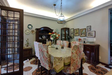 Casa à venda com 264m², 3 quartos e 3 vagasSalas