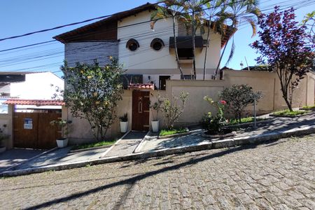 Casa à venda com 264m², 3 quartos e 3 vagasFachada