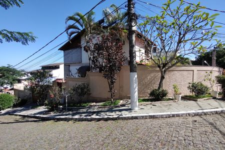 Casa à venda com 264m², 3 quartos e 3 vagasFachada
