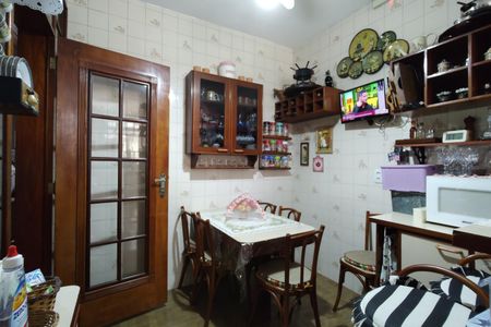 Casa à venda com 264m², 3 quartos e 3 vagasCozinha - Armários