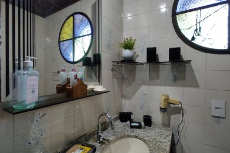 Casa à venda com 264m², 3 quartos e 3 vagasBanheiro Social 1