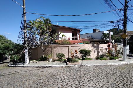 Casa à venda com 264m², 3 quartos e 3 vagasFachada