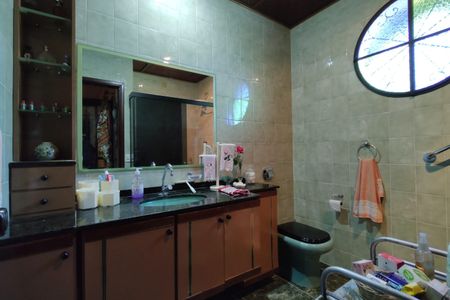 Casa à venda com 264m², 3 quartos e 3 vagasBanheiro da Suíte
