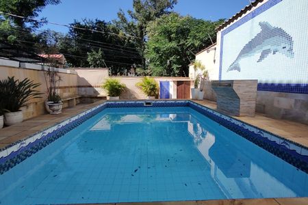 Casa à venda com 264m², 3 quartos e 3 vagas Piscina