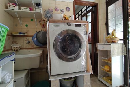 Casa à venda com 264m², 3 quartos e 3 vagasÁrea de Serviço