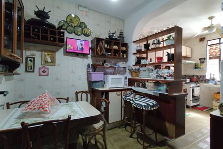 Casa à venda com 264m², 3 quartos e 3 vagasCozinha - Armários