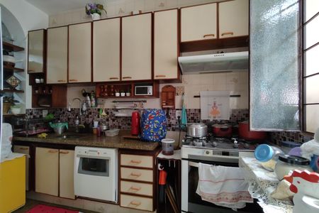 Casa à venda com 264m², 3 quartos e 3 vagasCozinha - Armários
