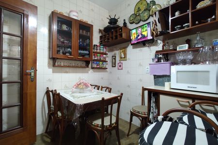 Casa à venda com 264m², 3 quartos e 3 vagasCozinha - Armários