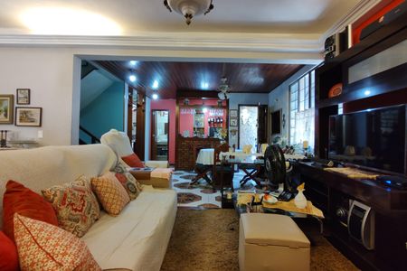 Casa à venda com 264m², 3 quartos e 3 vagasSalas