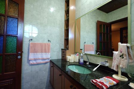 Casa à venda com 264m², 3 quartos e 3 vagasBanheiro da Suíte