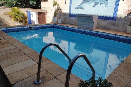Casa à venda com 264m², 3 quartos e 3 vagas Piscina