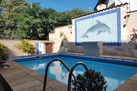 Casa à venda com 264m², 3 quartos e 3 vagas Piscina
