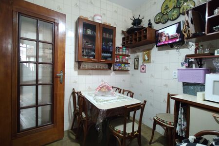 Casa à venda com 264m², 3 quartos e 3 vagasCozinha - Armários