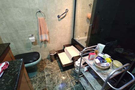 Casa à venda com 264m², 3 quartos e 3 vagasBanheiro da Suíte