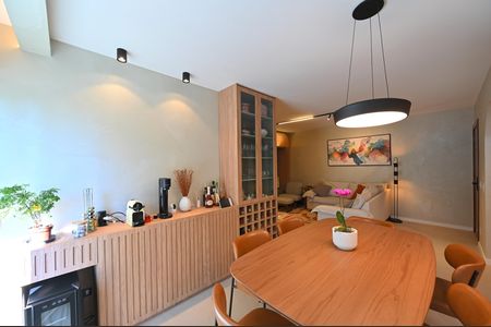 Apartamento à venda com 104m², 3 quartos e 1 vaga Apartamento à venda com 104m², 3 quartos e 1 vagaSala