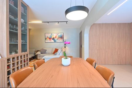 Apartamento à venda com 104m², 3 quartos e 1 vaga Apartamento à venda com 104m², 3 quartos e 1 vagaSala