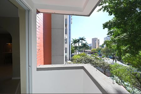 Apartamento à venda com 104m², 3 quartos e 1 vaga Apartamento à venda com 104m², 3 quartos e 1 vagaVaranda