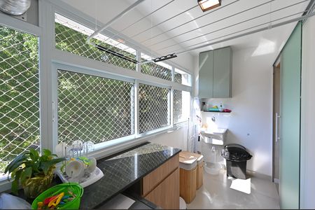 Apartamento à venda com 104m², 3 quartos e 1 vaga Apartamento à venda com 104m², 3 quartos e 1 vagaLavanderia