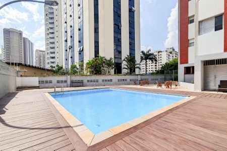 Apartamento à venda com 104m², 3 quartos e 1 vaga Apartamento à venda com 104m², 3 quartos e 1 vagaPiscina