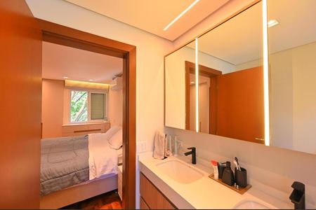 Apartamento à venda com 104m², 3 quartos e 1 vaga Apartamento à venda com 104m², 3 quartos e 1 vagaBanheiro da Suite