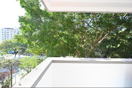Apartamento à venda com 104m², 3 quartos e 1 vaga Apartamento à venda com 104m², 3 quartos e 1 vagaVaranda