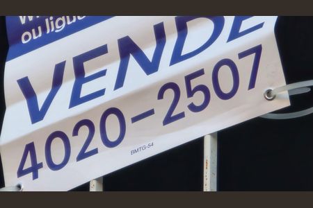 Fachada com placa de apartamento à venda com 2 quartos, 58m² em Inhaúma, Rio de Janeiro