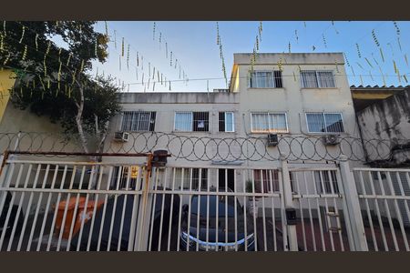 Apartamento à venda com 58m², 2 quartos e 1 vaga Apartamento à venda com 58m², 2 quartos e 1 vagaFachada e portaria com placa