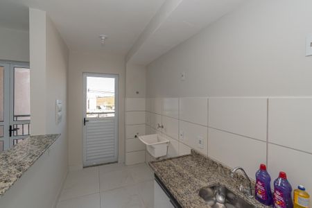 Apartamento para alugar com 52m², 2 quartos e 1 vaga Apartamento para alugar com 52m², 2 quartos e 1 vagaCozinha e Área de Serviço