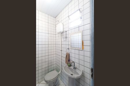 Casa à venda com 290m², 3 quartos e 7 vagas Casa à venda com 290m², 3 quartos e 7 vagasSalão - Banheiro