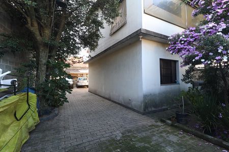 Casa à venda com 290m², 3 quartos e 7 vagas Casa à venda com 290m², 3 quartos e 7 vagasGaragem / Quintal