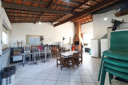 Casa à venda com 290m², 3 quartos e 7 vagas Casa à venda com 290m², 3 quartos e 7 vagasSalão