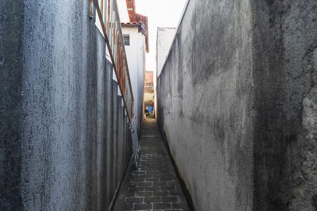Casa à venda com 290m², 3 quartos e 7 vagas Casa à venda com 290m², 3 quartos e 7 vagasCorredor - Acesso ao salão