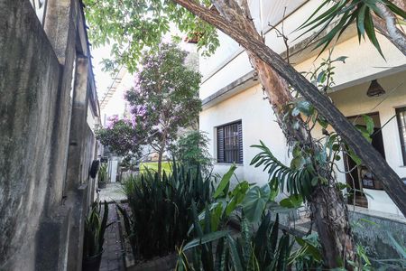 Casa à venda com 290m², 3 quartos e 7 vagas Casa à venda com 290m², 3 quartos e 7 vagasJardim