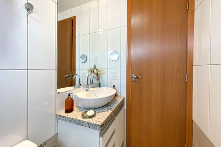 Apartamento à venda com 86m², 3 quartos e 2 vagas Apartamento à venda com 86m², 3 quartos e 2 vagasBanheiro da Suíte 1