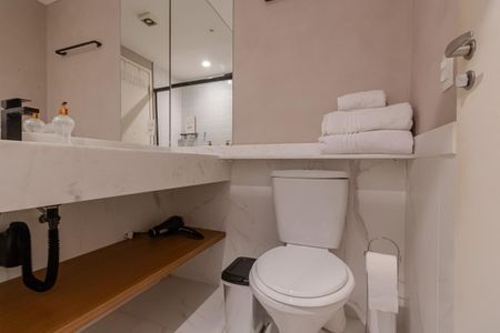 Banheiro da Suíte de apartamento para alugar com 1 quarto, 50m² em Indianópolis, São Paulo