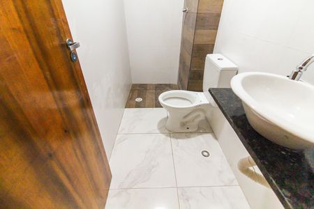 Banheiro de apartamento para alugar com 2 quartos, 45m² em Cidade Antônio Estêvão de Carvalho, São Paulo