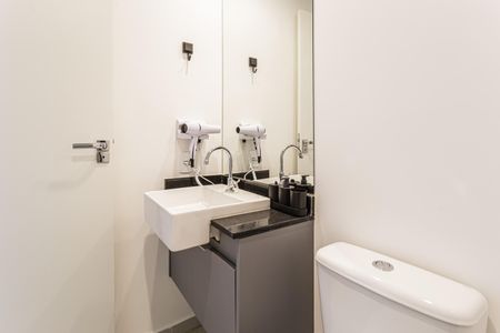 Studio à venda com 25m², 1 quarto e sem vaga Studio à venda com 25m², 1 quarto e sem vagaBanheiro