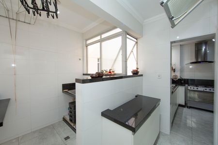 Apartamento à venda com 170m², 4 quartos e 2 vagas Apartamento à venda com 170m², 4 quartos e 2 vagasAREA DE SERVICO
