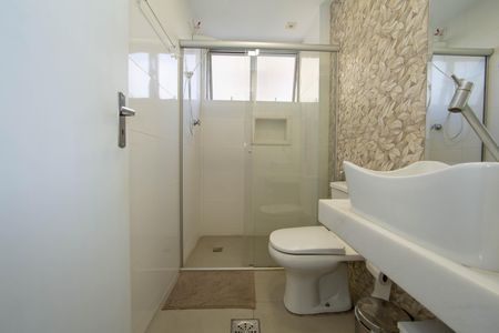 Apartamento à venda com 170m², 4 quartos e 2 vagas Apartamento à venda com 170m², 4 quartos e 2 vagasBANHEIRO1