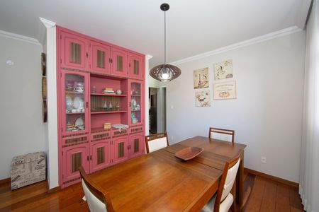 Apartamento à venda com 170m², 4 quartos e 2 vagas Apartamento à venda com 170m², 4 quartos e 2 vagasSALA