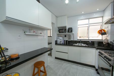 Apartamento à venda com 170m², 4 quartos e 2 vagas Apartamento à venda com 170m², 4 quartos e 2 vagasCOZINHA
