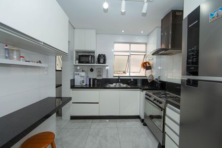 Apartamento à venda com 170m², 4 quartos e 2 vagas Apartamento à venda com 170m², 4 quartos e 2 vagasCOZINHA
